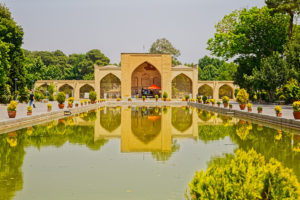 Chehel Sotoun palace courtyard