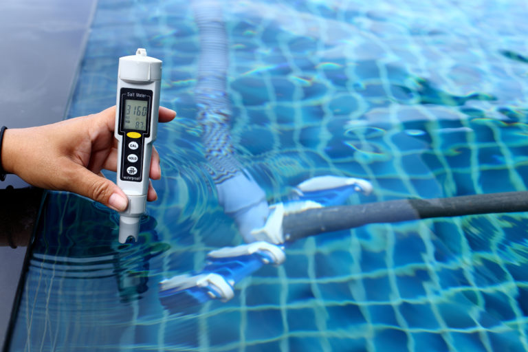 The Role of Technology in Modern Pool Maintenance